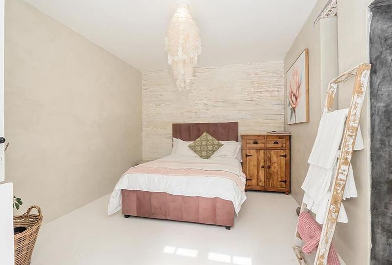 8 Bedroom Property for Sale in Hout Bay Western Cape